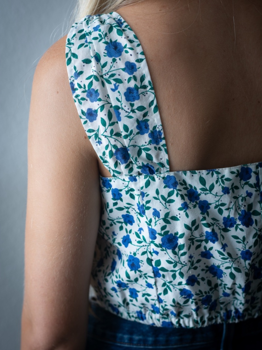 Vintage Blue and White Floral Crop Tank Top - Picture 3 of 3